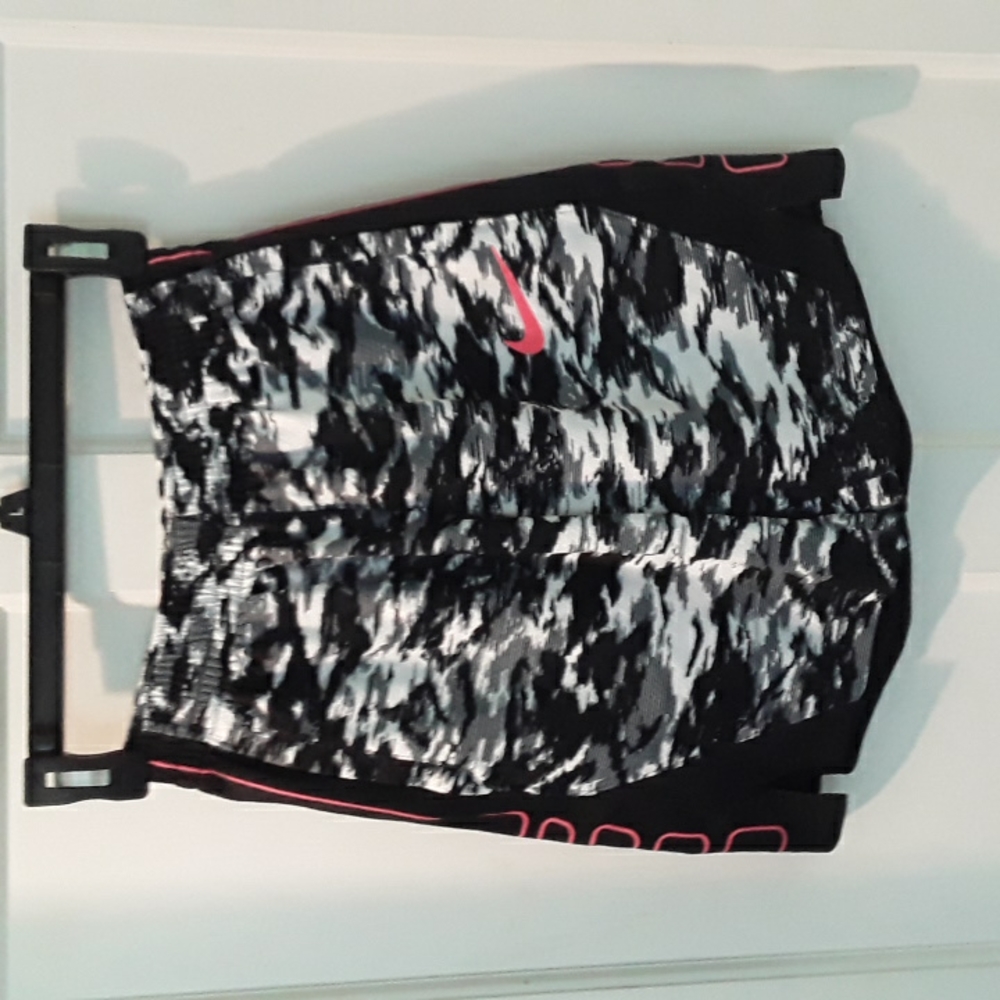 Nike DRI-FIT Girls Size Large Shorts